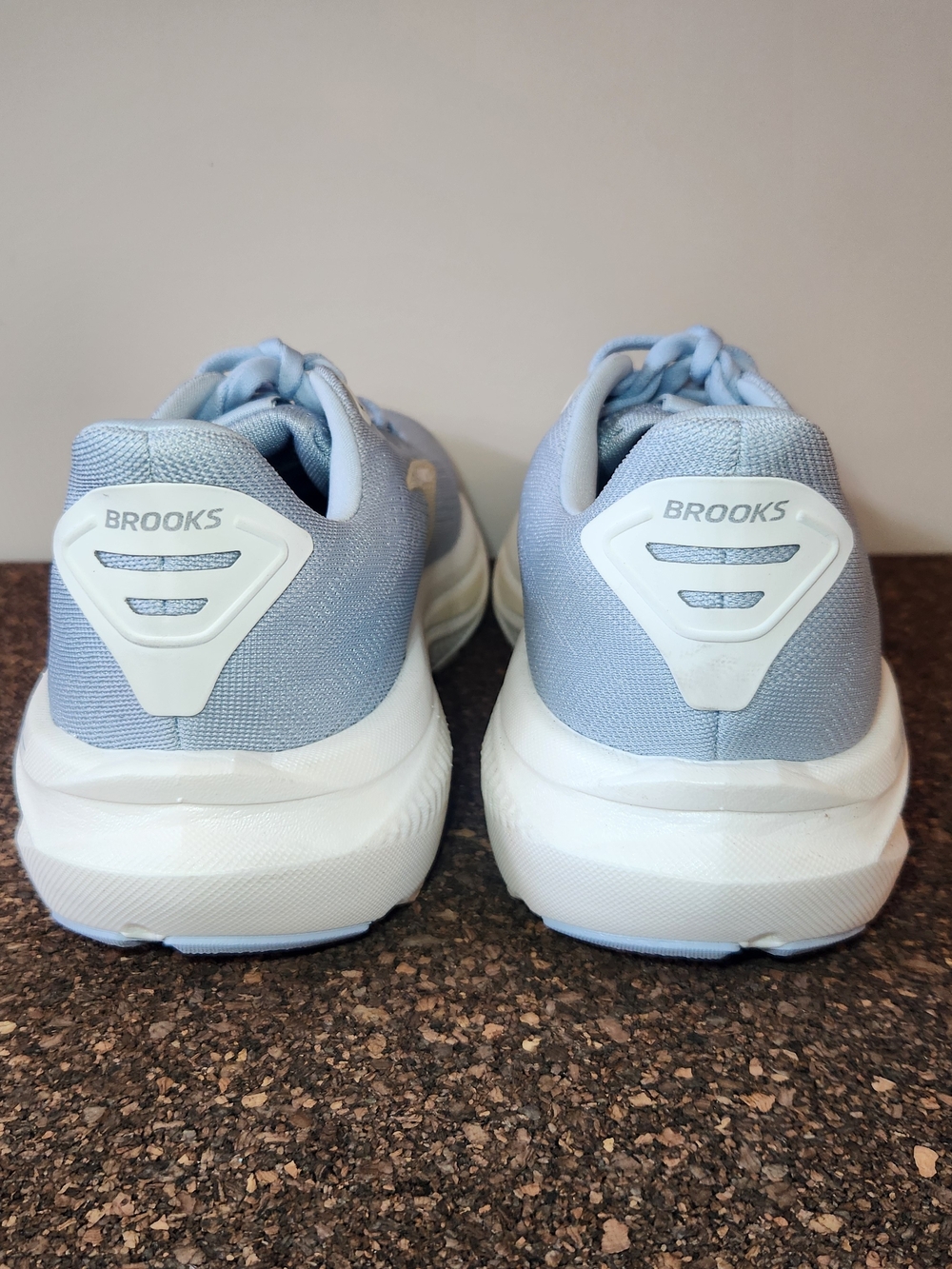 Brooks Ghost 17 Running Shoes Womens Size 8.5 - Picture 3 of 9